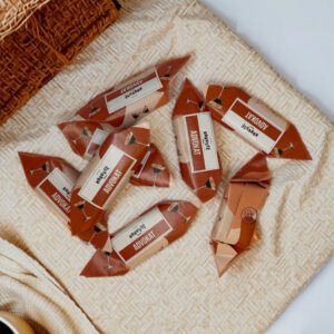 likerio skonio saldainiai karvutė